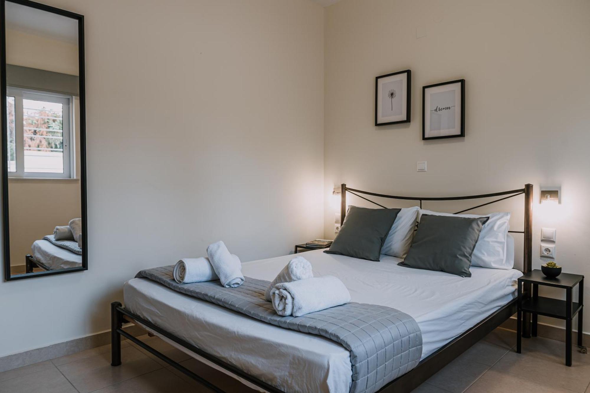 Hb Modern Apartments Tolo Room photo